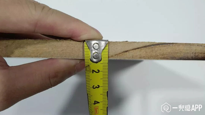 艾丽莎 407 苏格兰橡木 12mm耐磨等级ac5 小样情况:长度26.1cm,21.