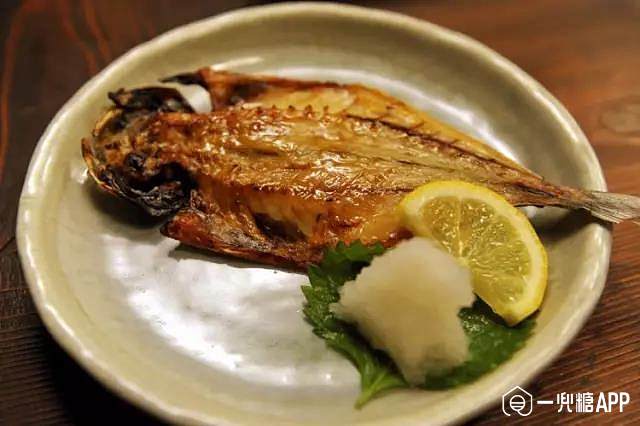 建筑师放弃高薪,将35平米破旧住房,改成现实版