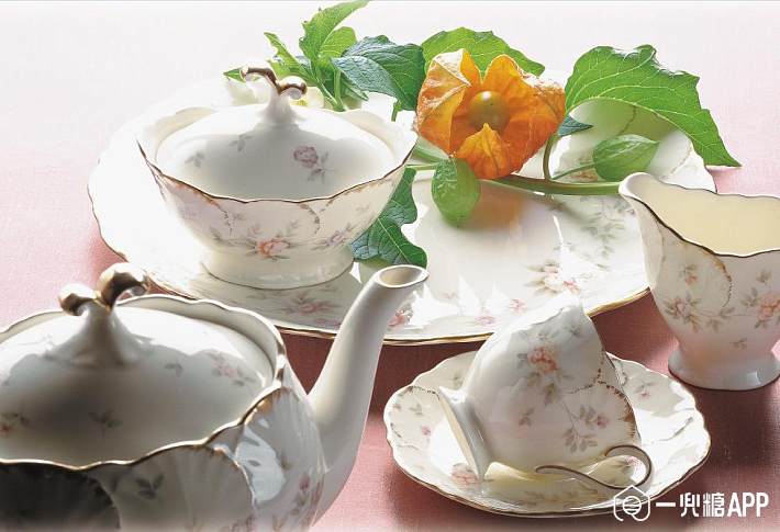 什么餐具适合家庭用 5d8c2ebfc0f9f.jpg!710