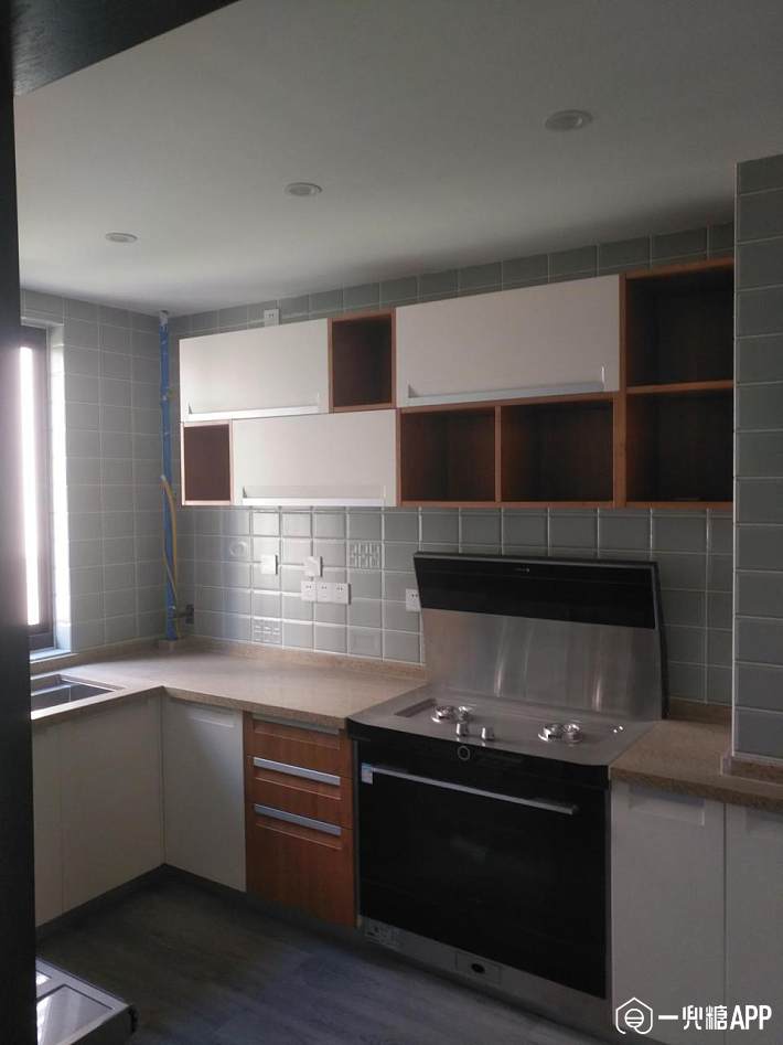 怎样装修厨房省钱 5d0f1a5190774.jpg!710