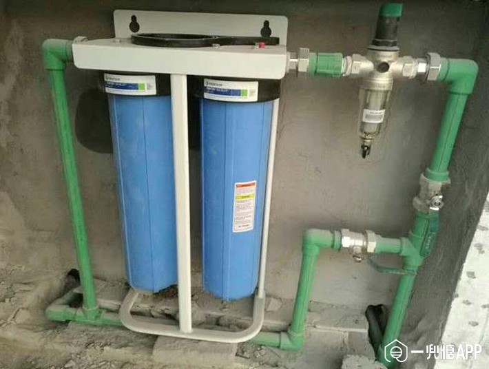 如果是别墅或自建房,装中央净水机有空间确实可以,但我看史密斯净水器