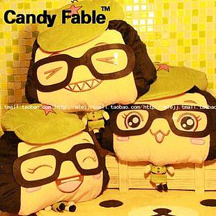 正版hello菜菜军装抱枕 军人菜妹靠垫 毛绒玩具