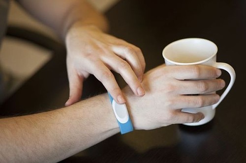 TapTap智能手环 情侣通讯手链 智能腕带,搭配