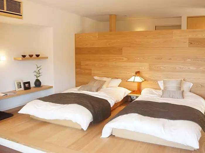 卧室的单人床可以根据需求合并或分开,也算灵活运用空间的一种方式吧