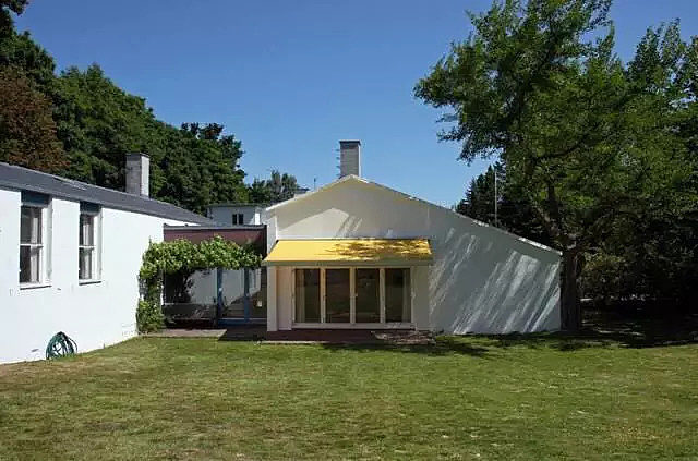 他设计的椅子是现代椅子的母亲,他的北欧风住宅从不"性冷淡"