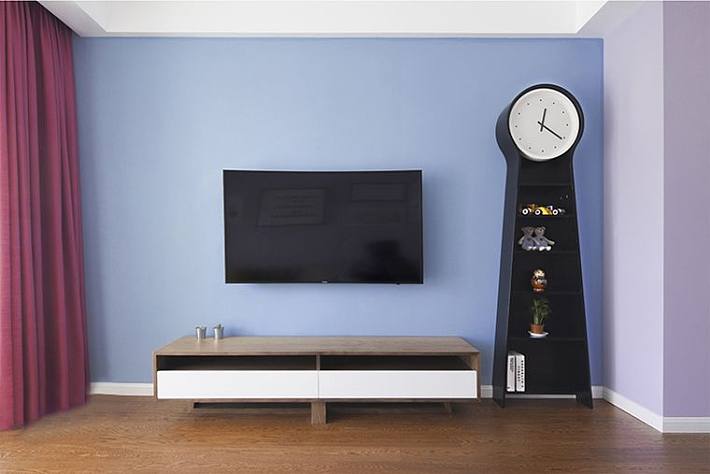 文章 可收纳电视墙,颜值与实用并存  ▲浅蓝色金属框的置物架,与客厅