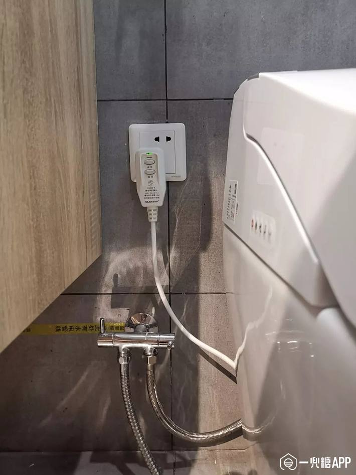 文章 如厕时比手机还重要的东西——水鹿智能马桶  5,角阀和电源插座