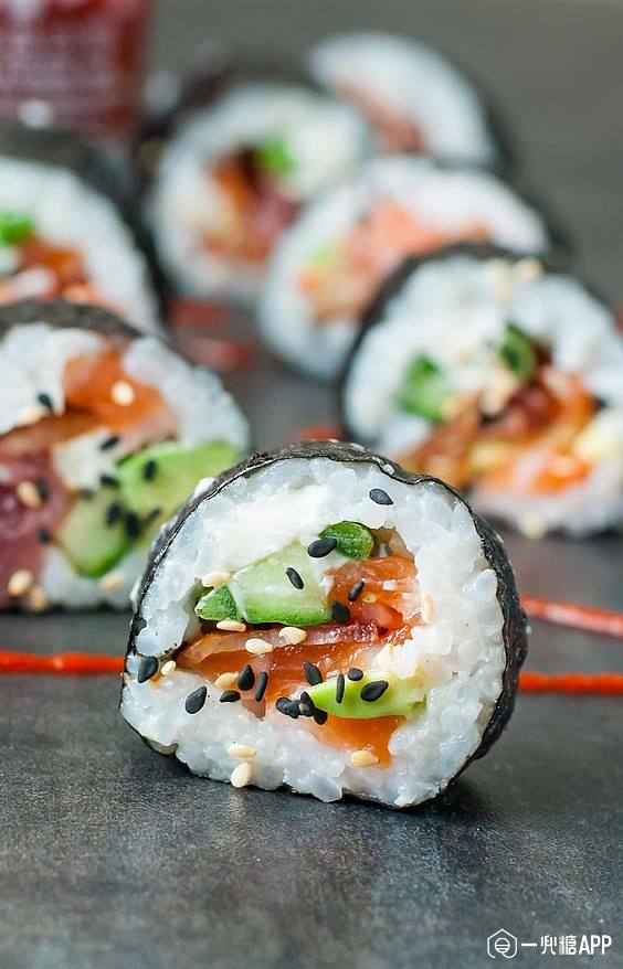 在这秋高气爽的时节里,与家人朋友一起,来一场野餐的约会