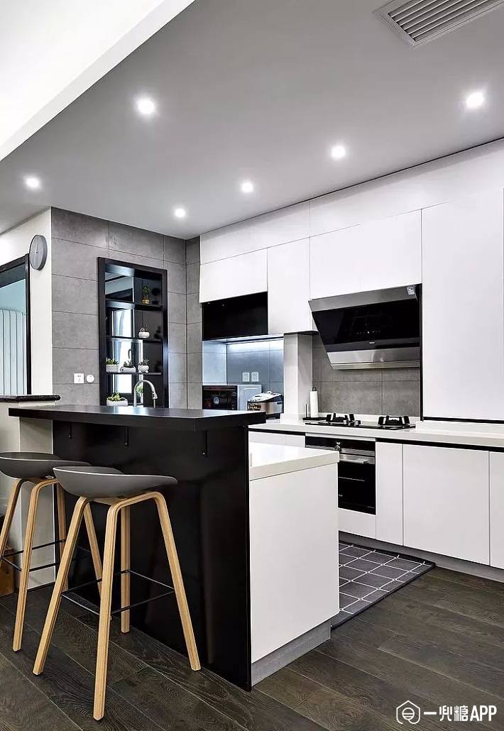 或者像这样做高低岛台,增加收纳功能.