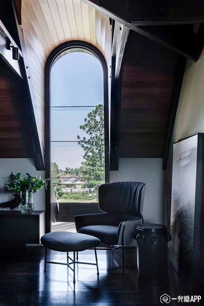 装修深色系和浅色系哪个好 5c676af91335f.jpg!710