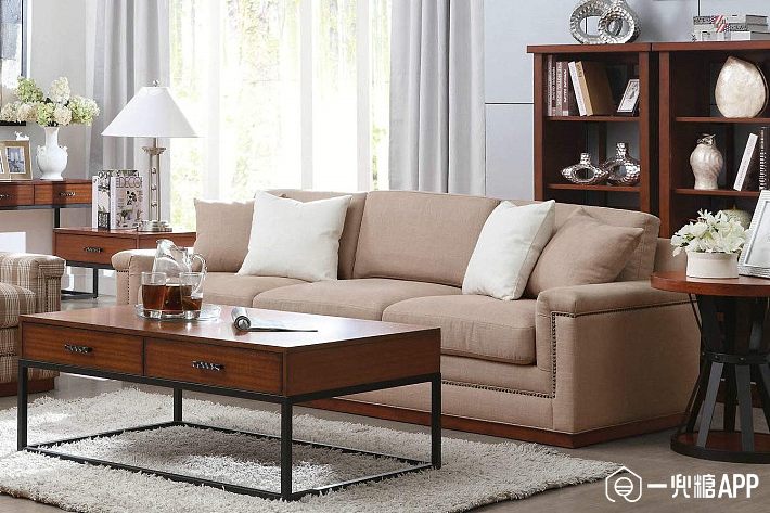 周末晚上关了手机, 一杯红酒,一部电影,舒服的窝在沙发里.