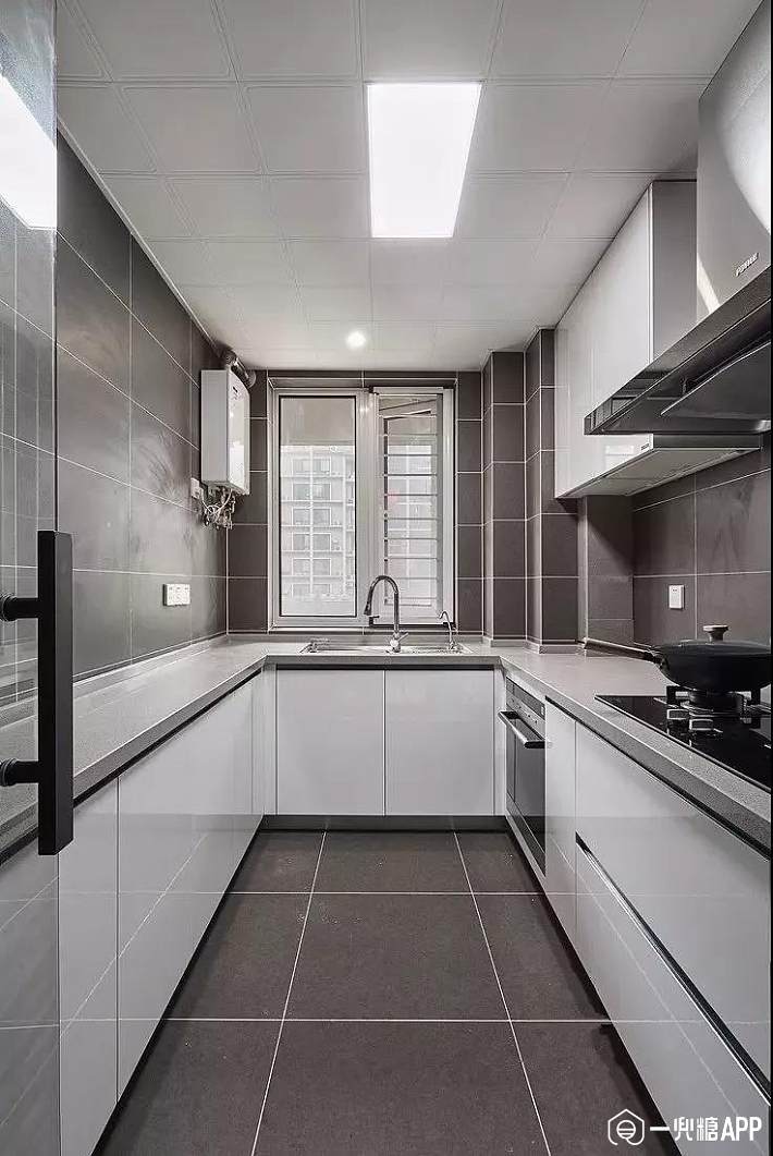 厨房贴砖,高颜厨房养成记 | 一兜糖 - 家居装修生活平台